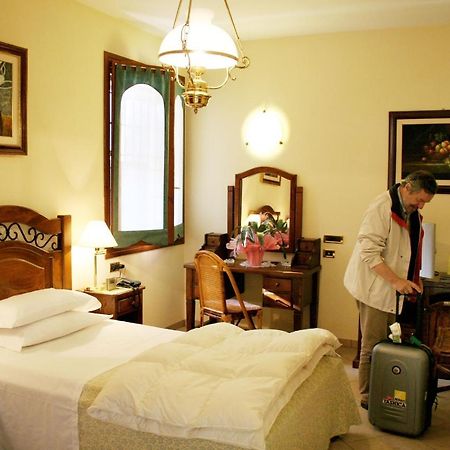 Hotel Corte Vecchia San Prospero Kültér fotó