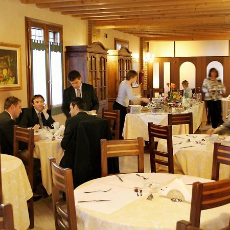 Hotel Corte Vecchia San Prospero Kültér fotó