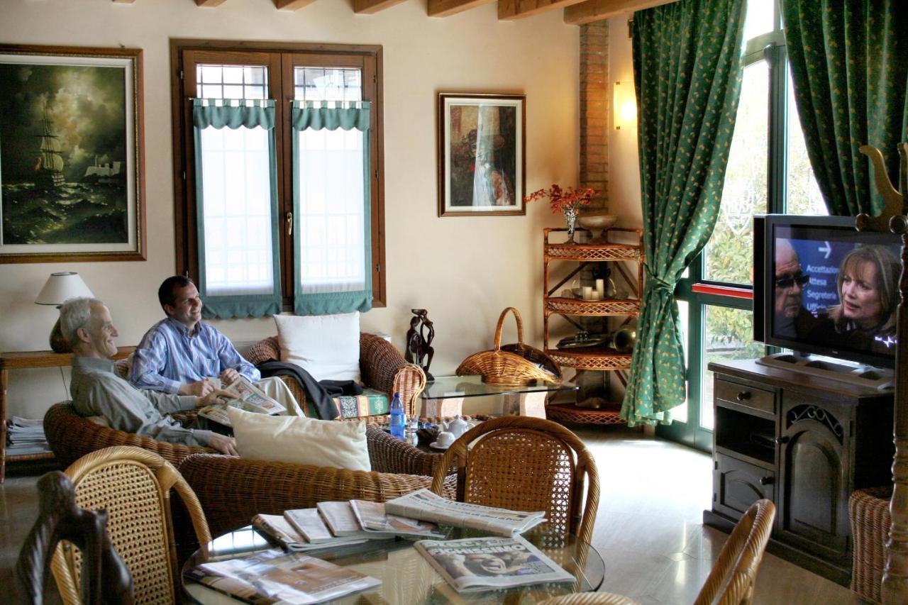 Hotel Corte Vecchia San Prospero Kültér fotó