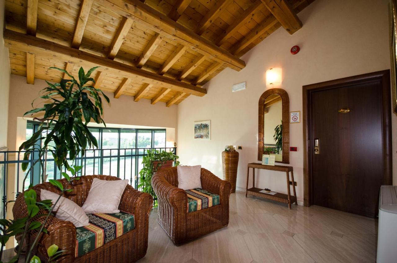 Hotel Corte Vecchia San Prospero Kültér fotó