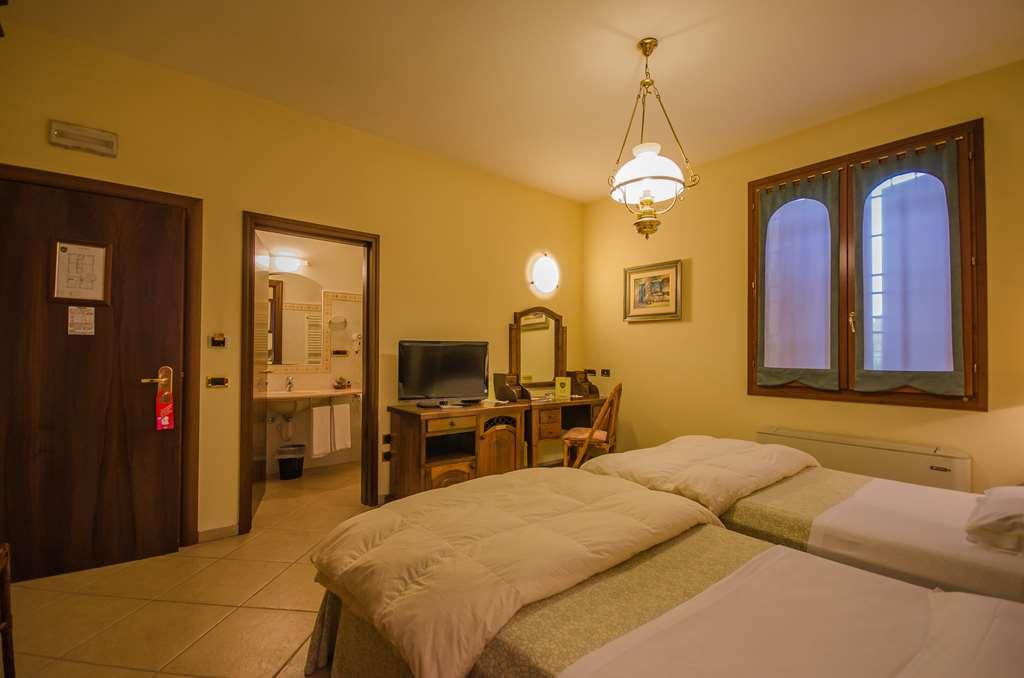 Hotel Corte Vecchia San Prospero Szoba fotó
